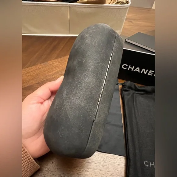 Chanel polarized sunglasses with Swarovski crystals - Picture 4 of 11